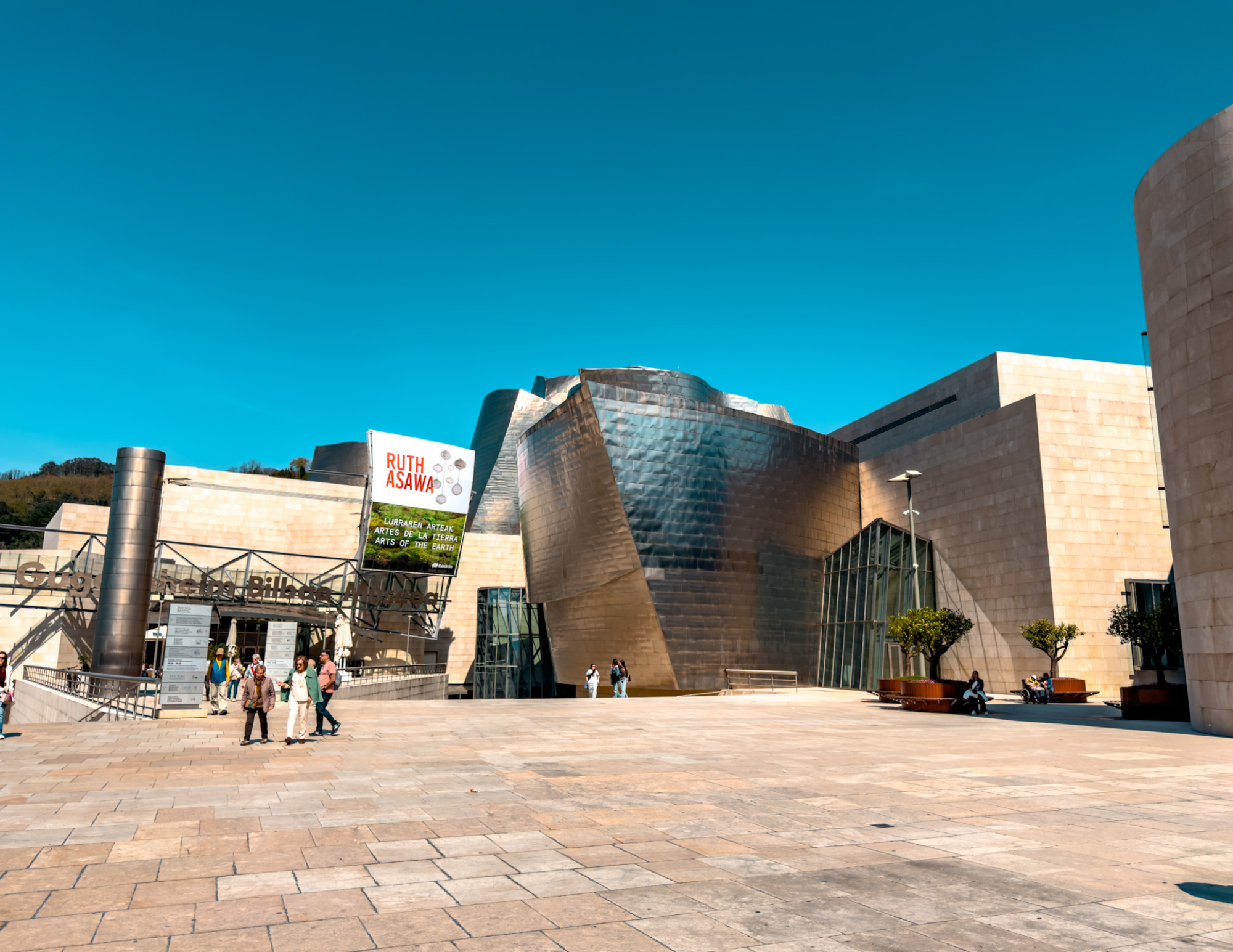 Bilbao Travel Guide (2).png